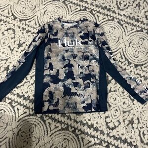 Huk yl fishing shirt